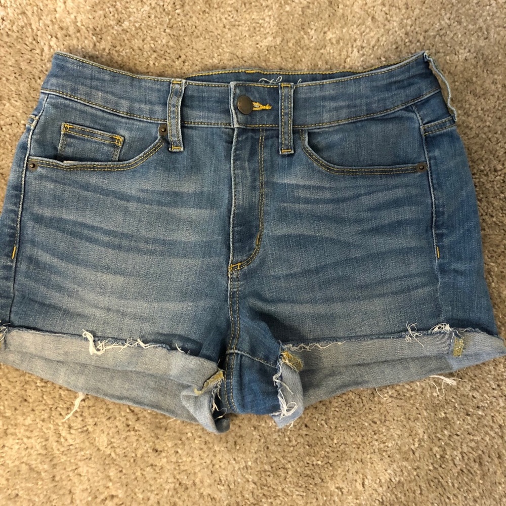 The perfect jean shorts